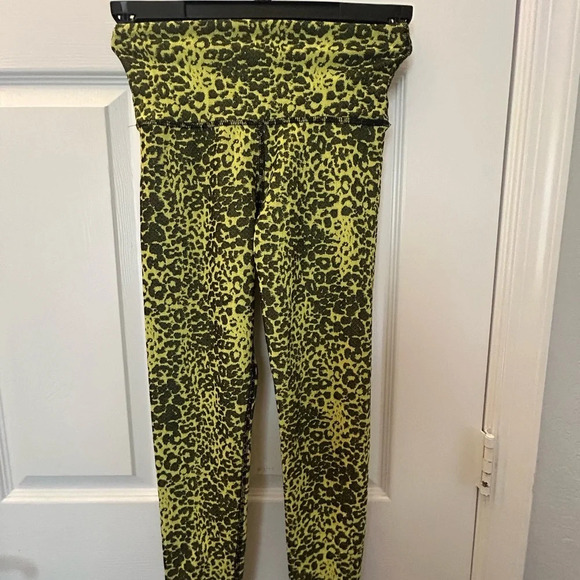 ONA two-piece set - Picture 7 of 9